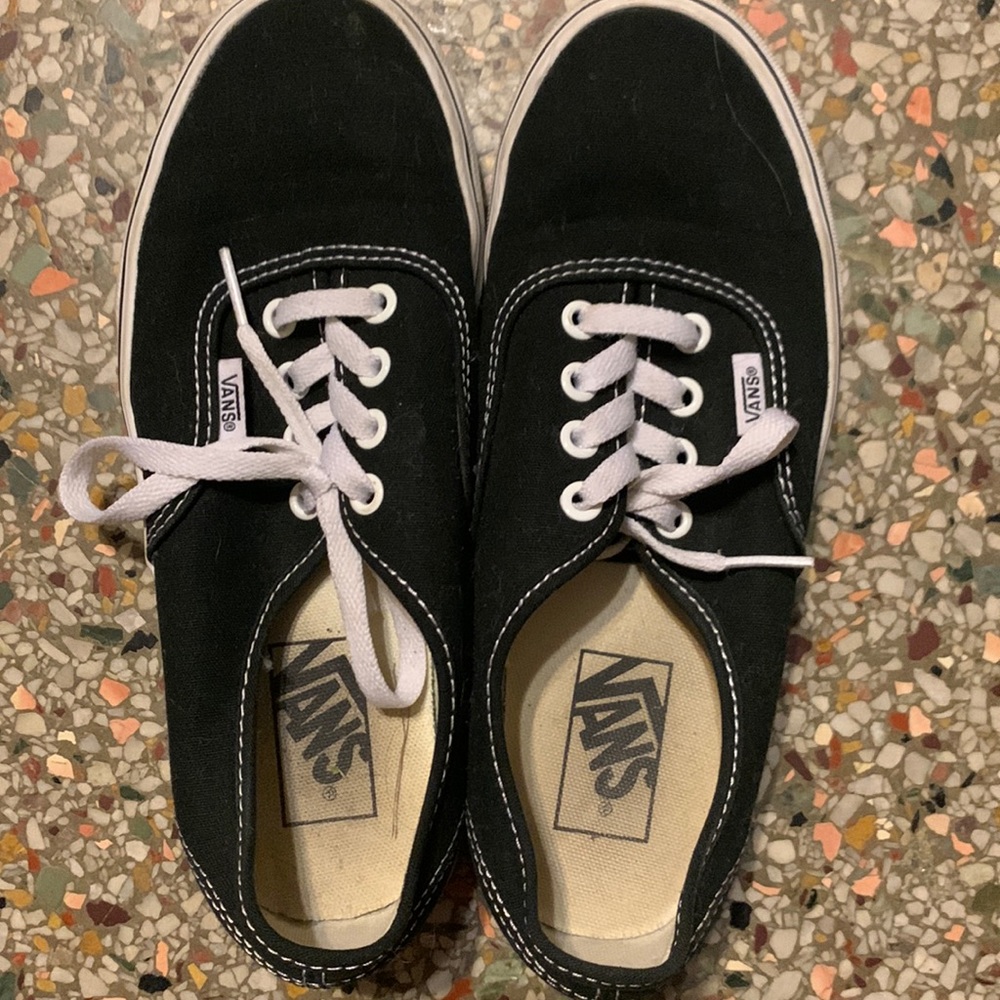 Vans black era with white shoe laces size 7
